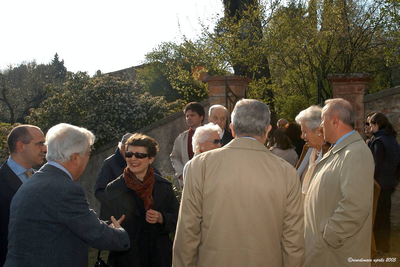 rdm ©rinodimaio-R.C.PERUGIA - Inaugurazione restauro Cimitero Ebraico 13 aprile 2005 -n.40