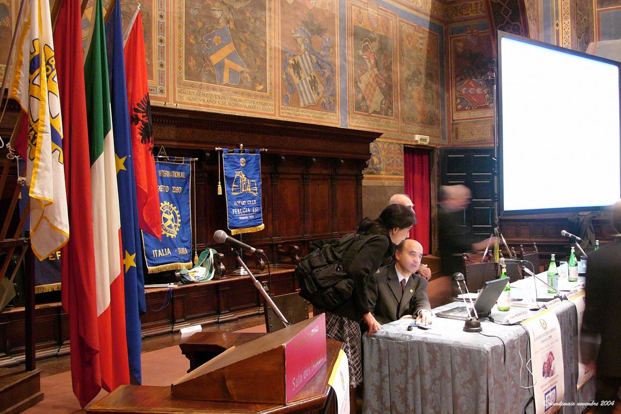 rdm©rinodimaio-Seminario Rotary Foundation-Perugia 27 Novembre 2004-n.02