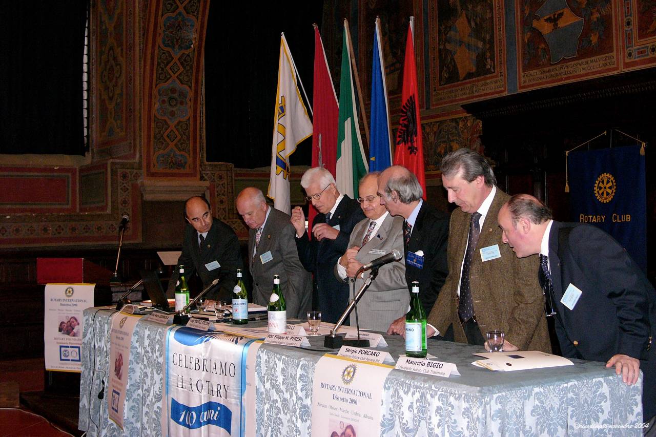 rdm©rinodimaio-Seminario Rotary Foundation-Perugia 27 Novembre 2004-n.18