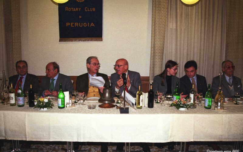 Conviviale Rosetta con giovani Rotaract 7 marzo 2000- Presidente Cagini
