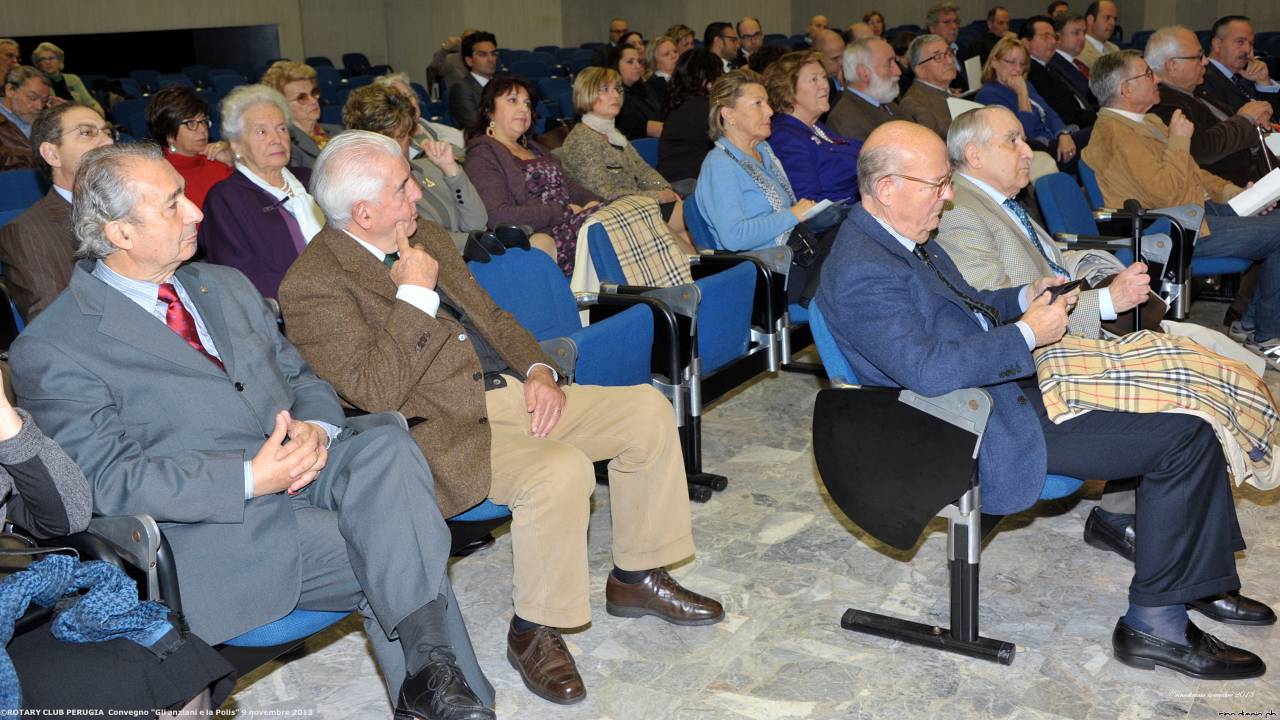 ©rinodimaio- R.C.Perugia -Camera Commercio-Convegno Gli anziani e la Polis 9 novembre 2013 - n.40