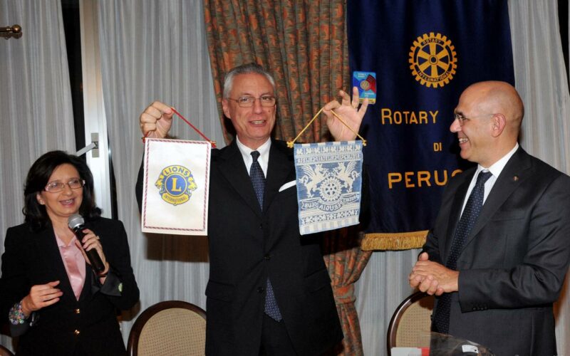  Conviviale Plaza Interclub con Lions Club Perugia 24 novembre 2015- Presidente Ristori