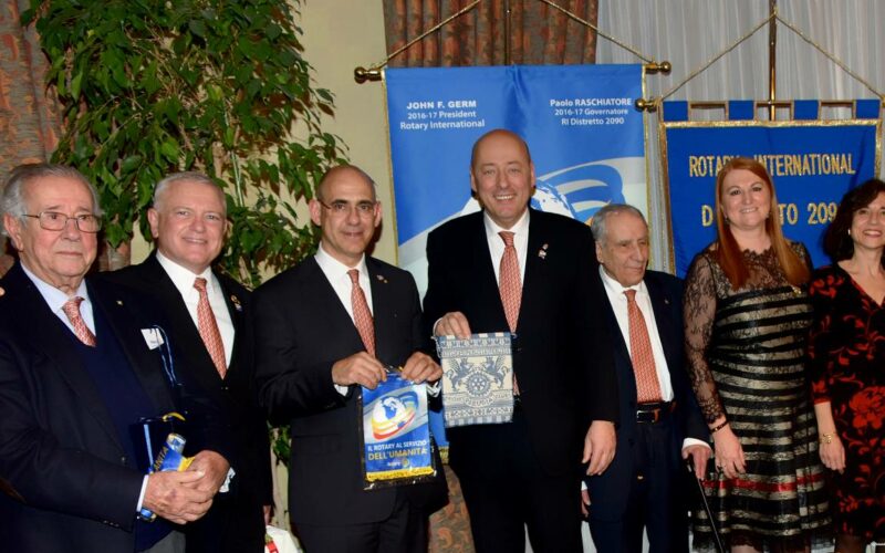  Conviviale Plaza Cena Auguri 15 dicembre 2016-Ospite Gov.Raschiatore- Presidente Ristori